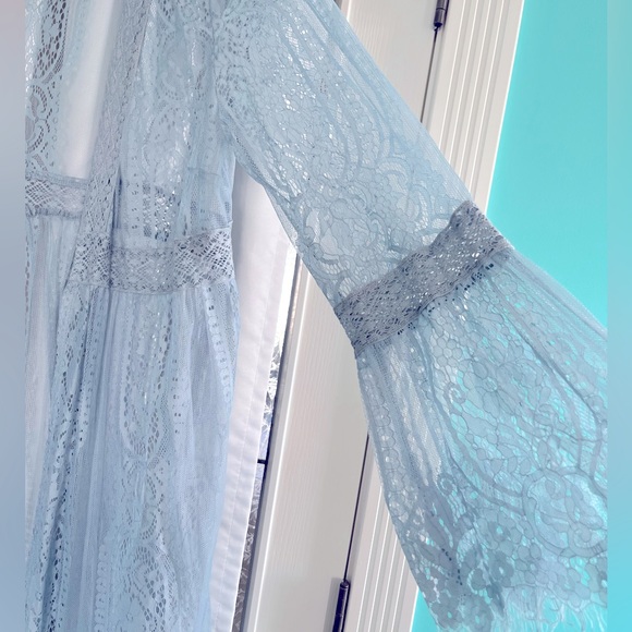 Ladies lace cardigan/ wrap , light blue with waist area enhanced - Picture 3 of 3